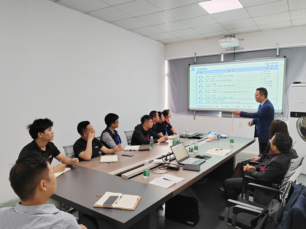 著力提升企業(yè)管理創(chuàng)新能力！諾豐導熱材料企業(yè)開展精益管理培訓 為企業(yè)賦能添力